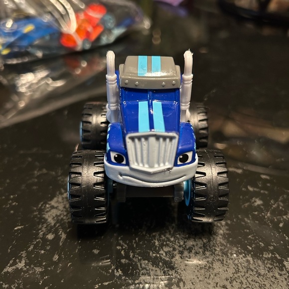 Nickelodeon Other - Fisher-Price, Nickelodeon blaze and the monster machines tow truck crusher